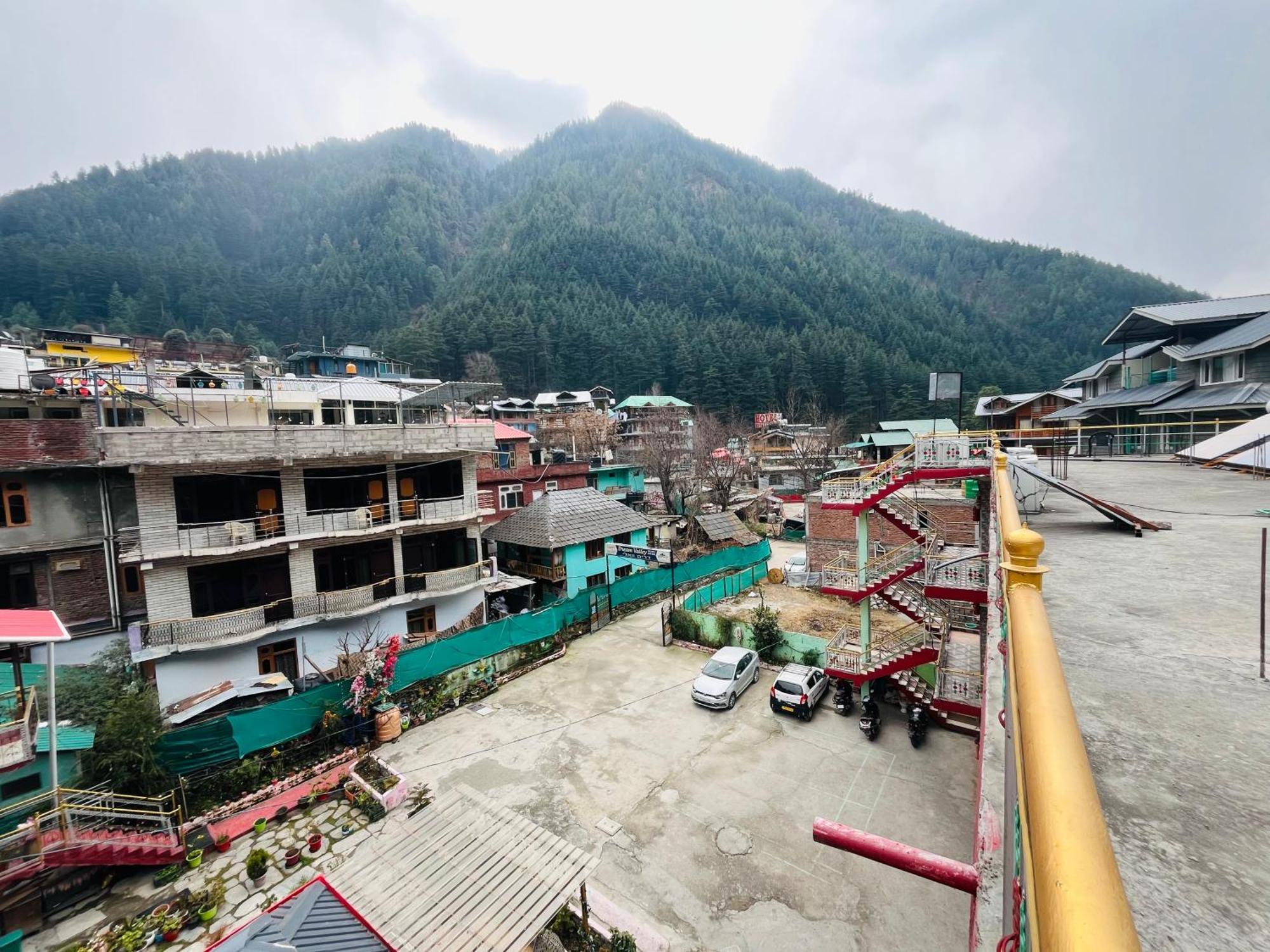 Hotel Dream Valley Kasol #Near Mall Road #River View #Parking #Gaming Zone #Open Terrace #Restaurant Exterior photo