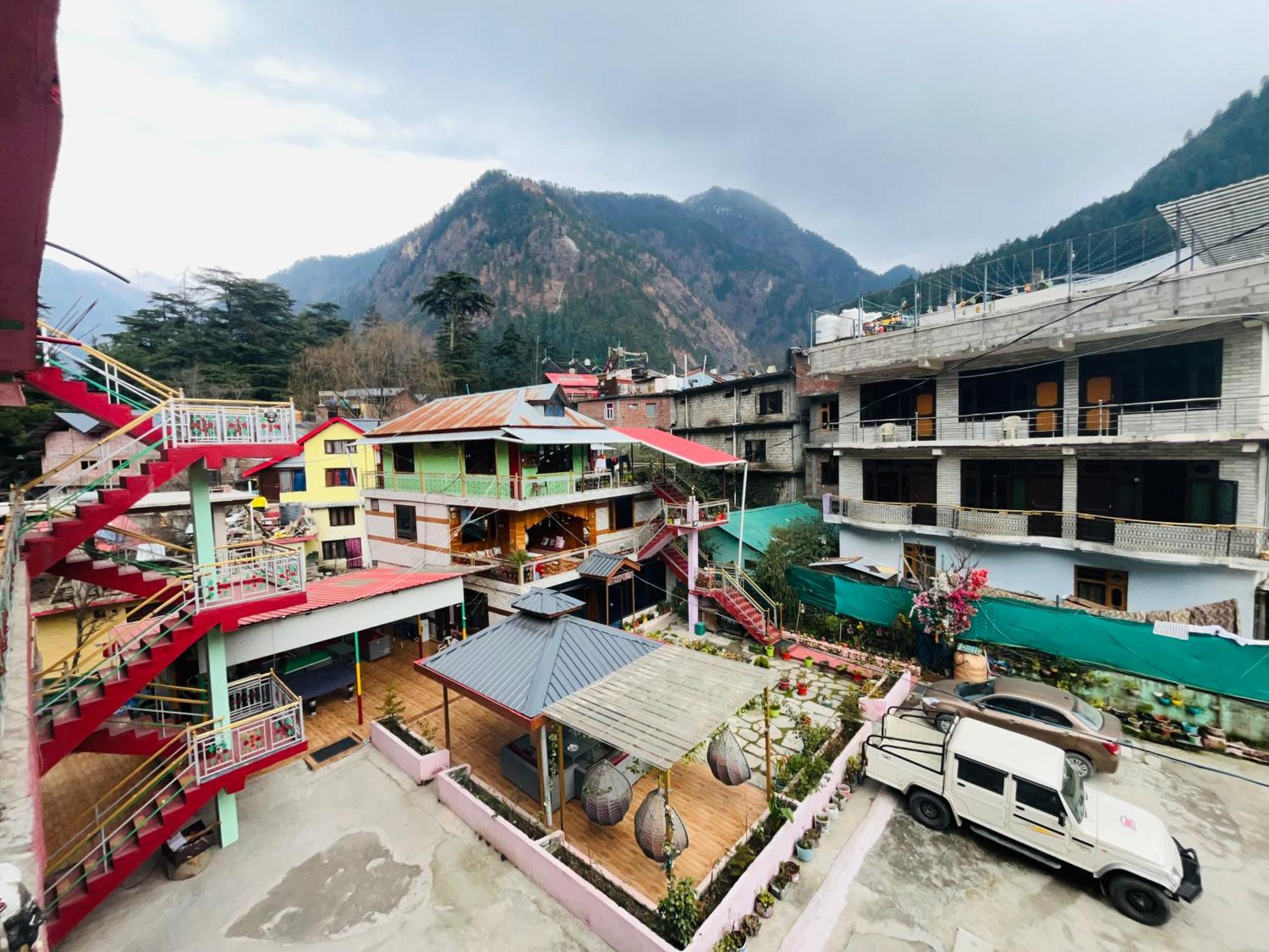 Hotel Dream Valley Kasol #Near Mall Road #River View #Parking #Gaming Zone #Open Terrace #Restaurant Exterior photo