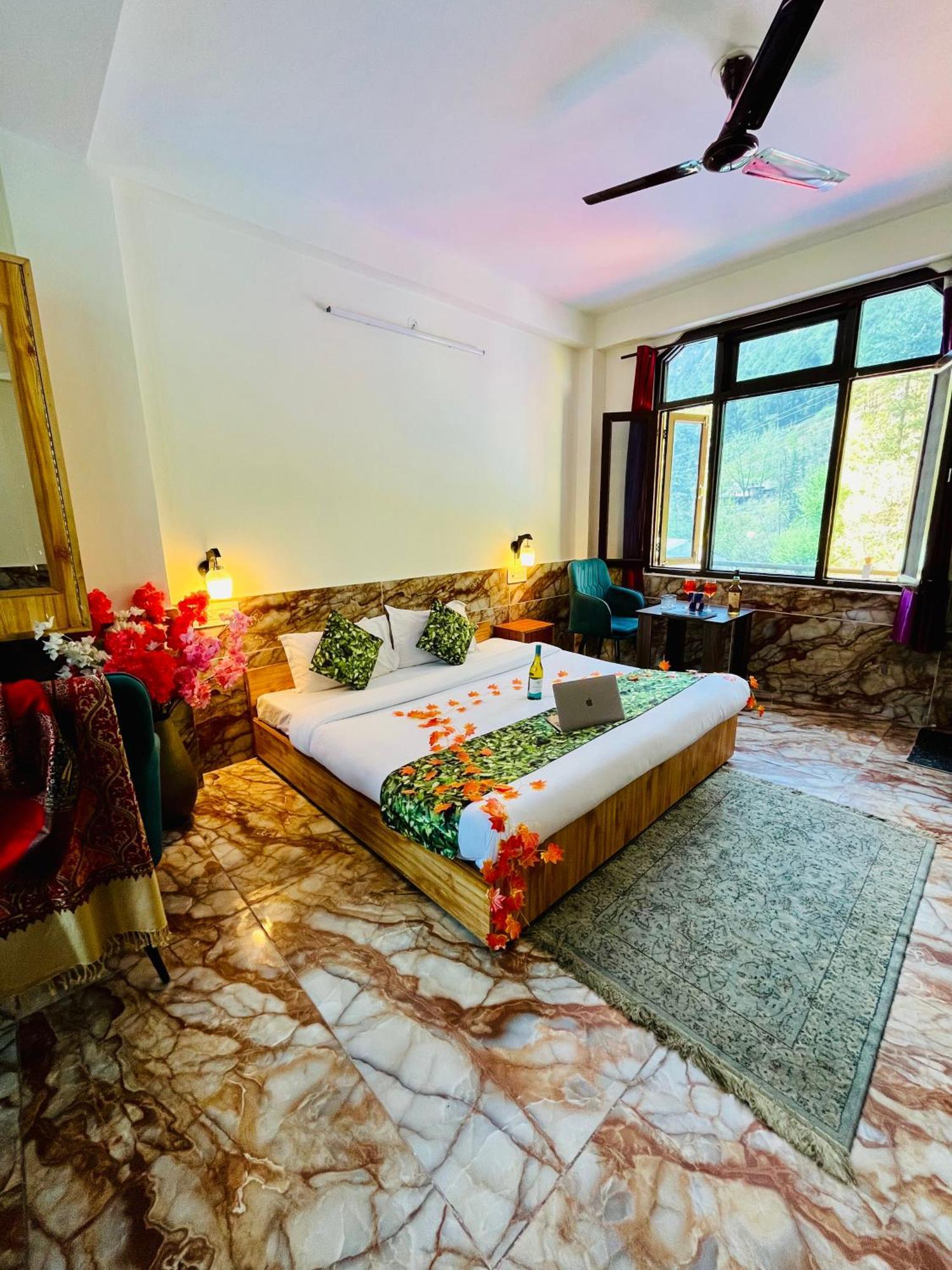 Hotel Dream Valley Kasol #Near Mall Road #River View #Parking #Gaming Zone #Open Terrace #Restaurant Exterior photo