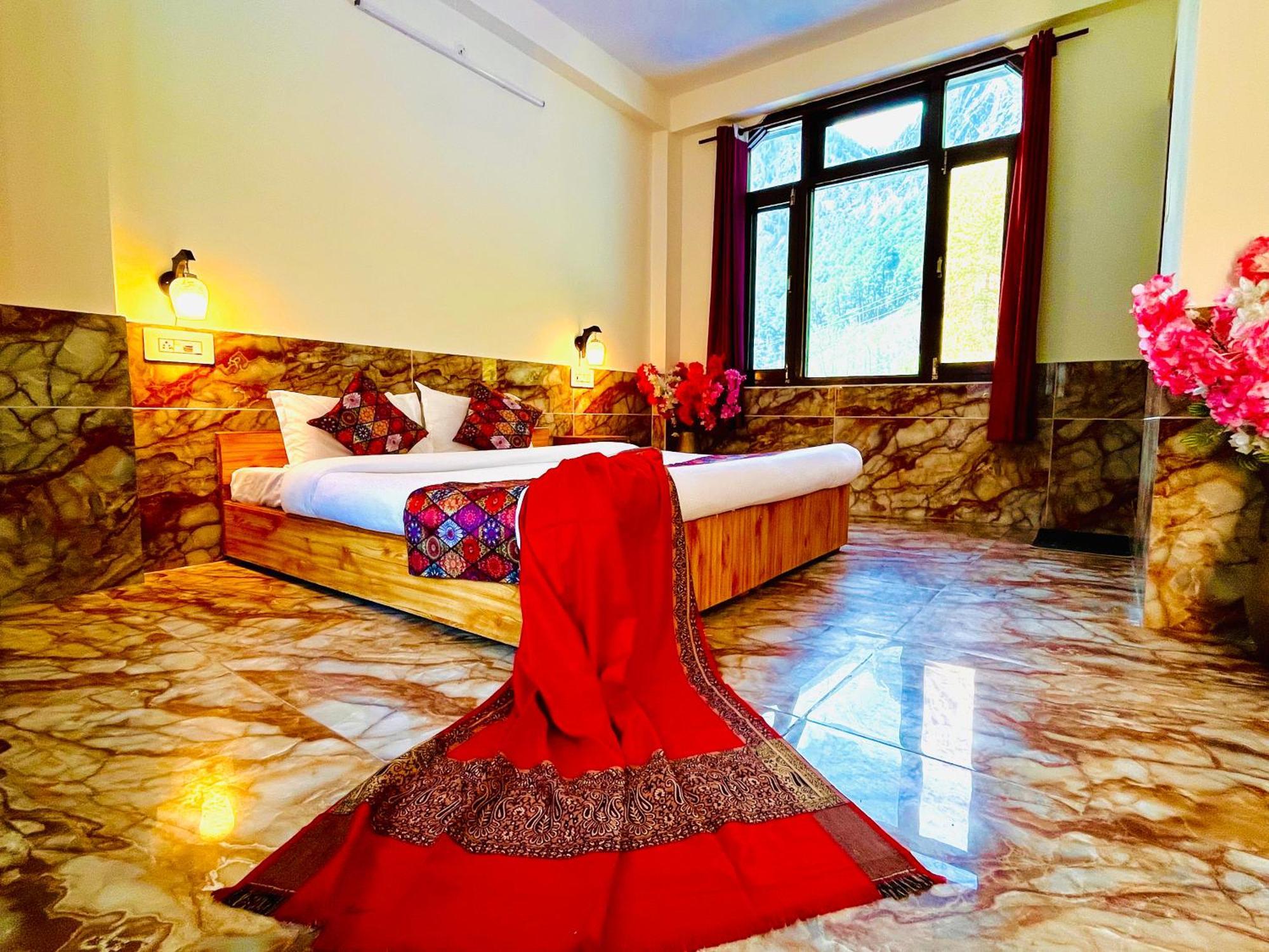 Hotel Dream Valley Kasol #Near Mall Road #River View #Parking #Gaming Zone #Open Terrace #Restaurant Exterior photo